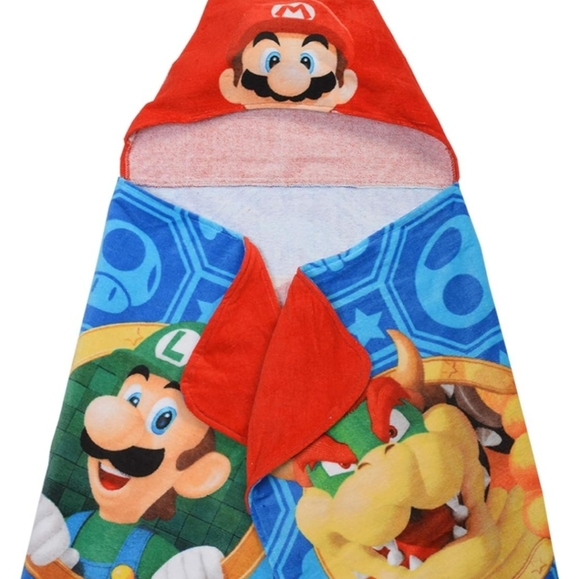 Super Mario Hooded Towel - Picture 3 of 5